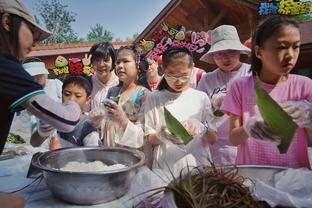 桑乔本场数据：0射门0过人，7次对抗成功2次，评分6.4暂全场最低